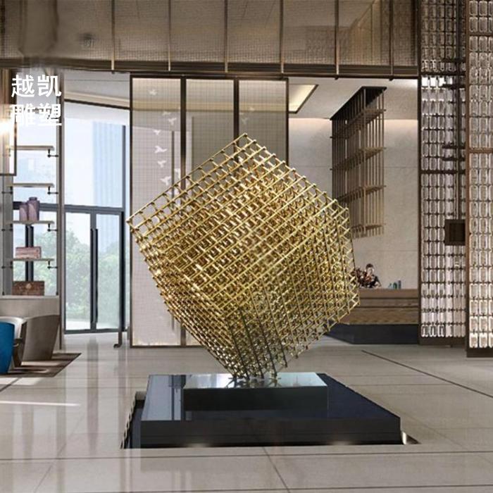 铸铜魔方雕塑 从工业产品到雕塑艺术